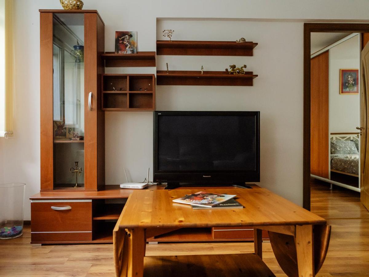Old Town Historic Apartment With Backyard Mini Park Bucarest Extérieur photo
